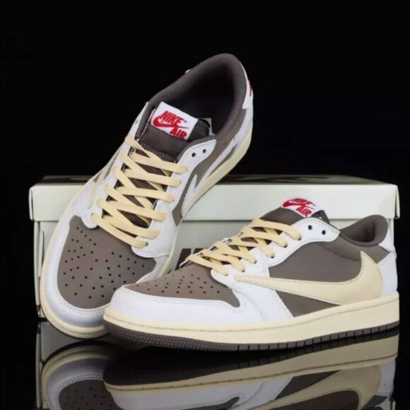 Travis Scott x AJ1 Retro Low OG SP Reverse Mocha - Picture 1 of 7